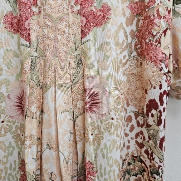Soft Surroundings Oversized Floral Shirt with Light Pleating Detail, Size Small - Picture 6 of 12